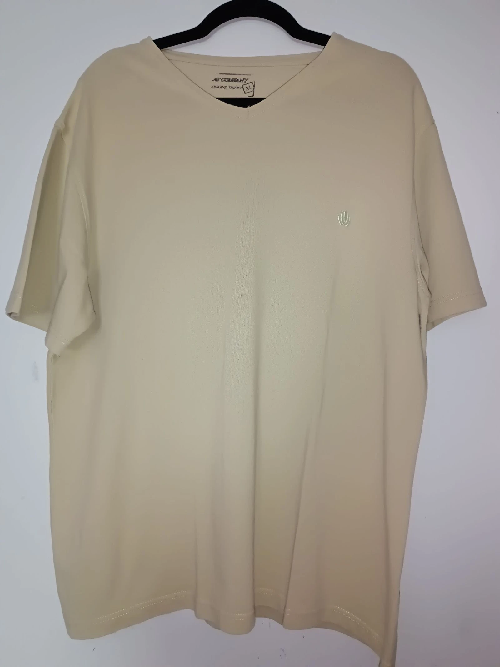 Tshirt col V vert clair pale neuf taille XL